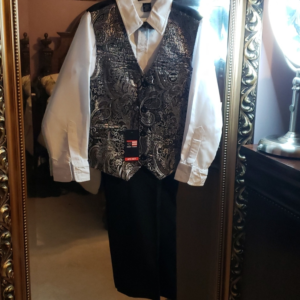 (Ew)Phat farm Boys 4 pieces formal suit set